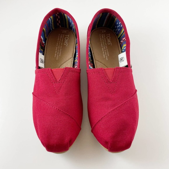 Tom’s Women’s Red Canvas Moccasin Flats - Picture 2 of 9